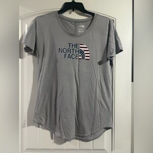 The North Face Gray Short Sleeve Relaxed Tee Womens Large Patriotic Graphic